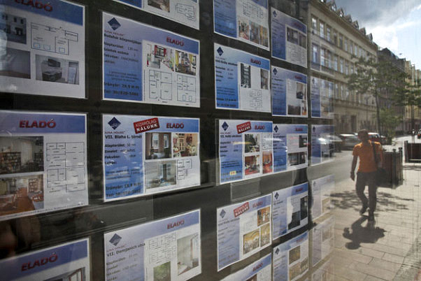 Падение курса форинта привело к коллапсу рынка недвижимости Венгрии